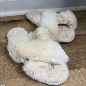 J. Crew Fuzzy Criss-Cross Slipper Comfy Soft Faux Fur Loungewear Slides in Ivory